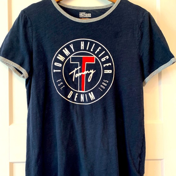 Tommy Hilfiger tee shirt - Picture 4 of 5